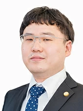 弁護士　吉田　修一